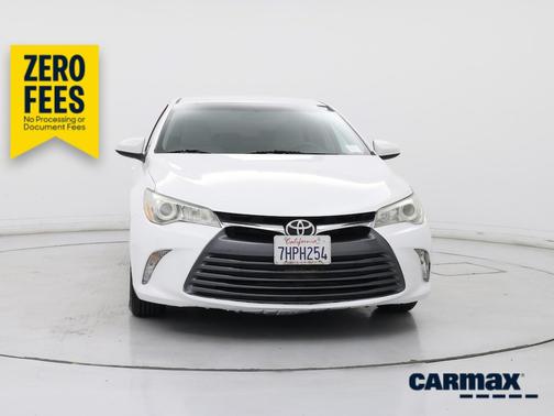 White 2015 Toyota Camry LE