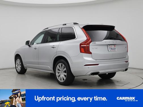 2016 Volvo XC90 T6 Momentum