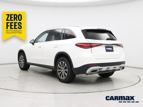 White 2024 Mercedes-Benz GLC 300