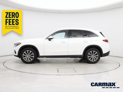 White 2024 Mercedes-Benz GLC 300