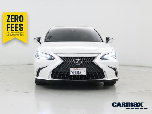 White 2024 Lexus ES 300h Luxury