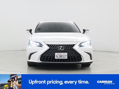 White 2024 Lexus ES 300h Luxury