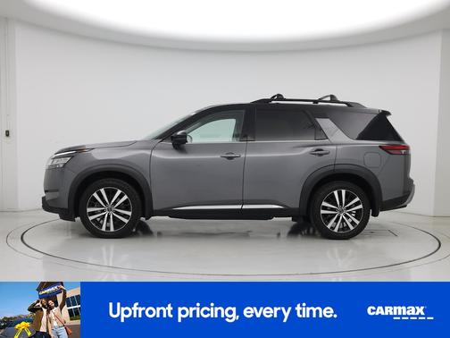 Gray 2023 Nissan Pathfinder Platinum