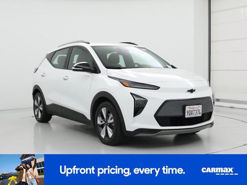 White 2022 Chevrolet Bolt EUV LT