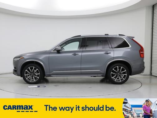 2018 Volvo XC90 T6 Momentum