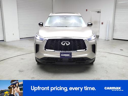 Champagne 2023 INFINITI QX60 Luxe