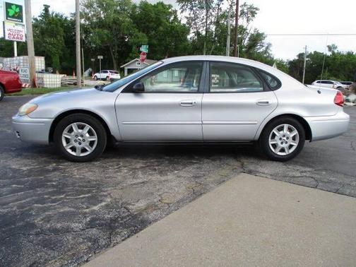 2004 Ford Taurus LX