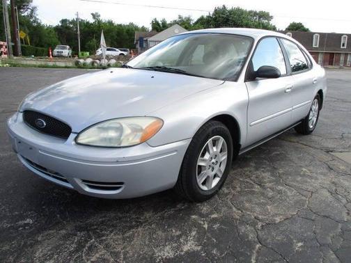 2004 Ford Taurus LX