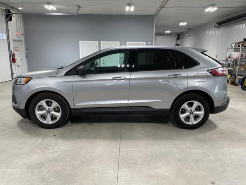 2020 Ford Edge SE