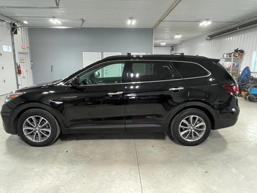 2017 Hyundai SANTA FE SE