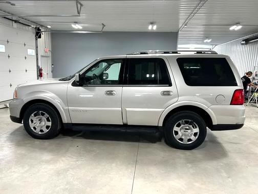 2005 Lincoln Navigator Luxury