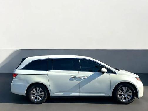 Pearl White 2016 Honda Odyssey EX-L