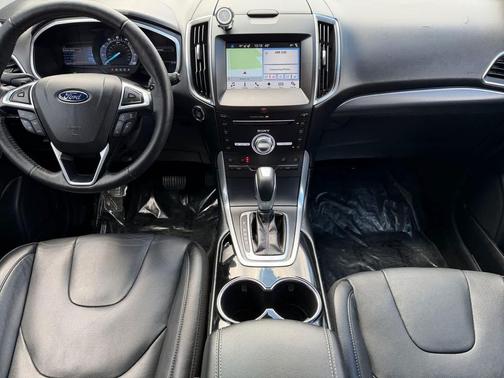 White Platinum Tri-Coat 2017 Ford Edge Titanium