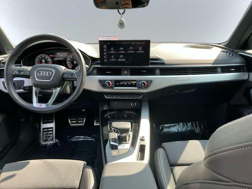 2023 Audi A4 45 S line Premium Plus