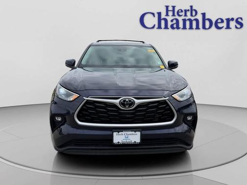 2022 Toyota Highlander LE