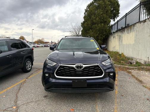 2022 Toyota Highlander LE