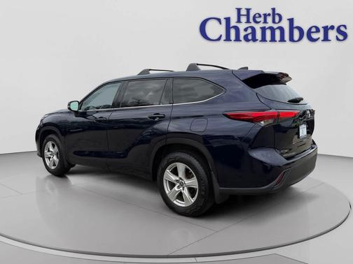 2022 Toyota Highlander LE