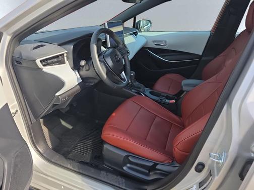 Classic Silver 2025 Toyota Corolla SE