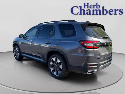 Modern Steel Metallic 2026 Honda Pilot Touring 8-Passenger
