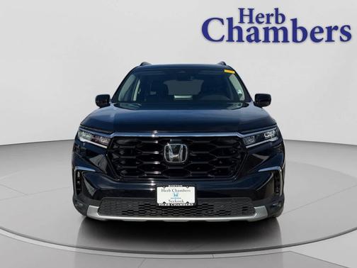 2023 Honda Pilot Touring 8-Passenger