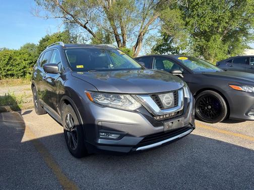 Gun Metallic 2017 Nissan Rogue SL