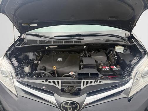 Midnight Black Metallic 2020 Toyota Sienna XLE Premium