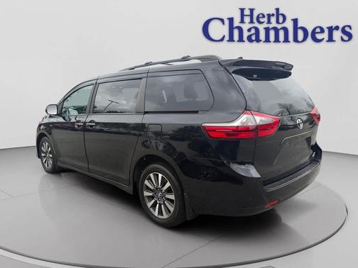 2020 Toyota Sienna XLE Premium