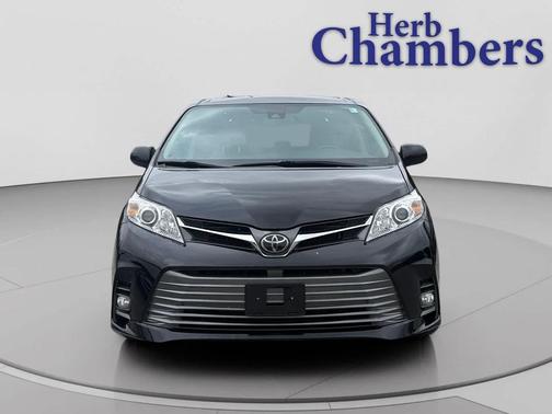 2020 Toyota Sienna XLE Premium