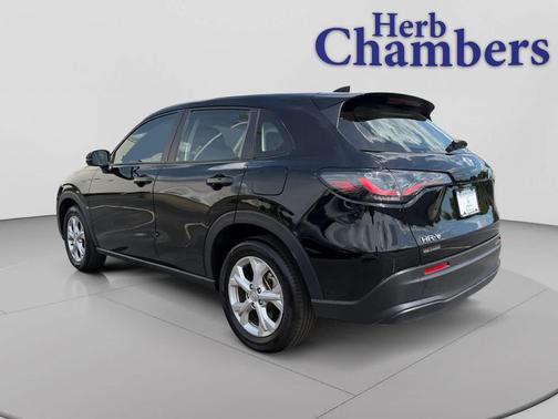 Crystal Black Pearl 2025 Honda HR-V LX