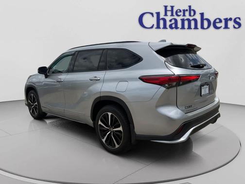 Celestial Silver Metallic 2021 Toyota Highlander XSE