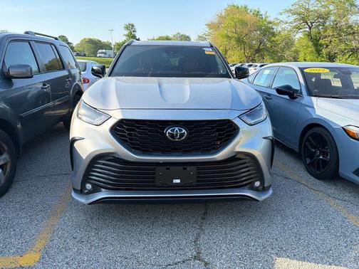 Celestial Silver Metallic 2021 Toyota Highlander XSE