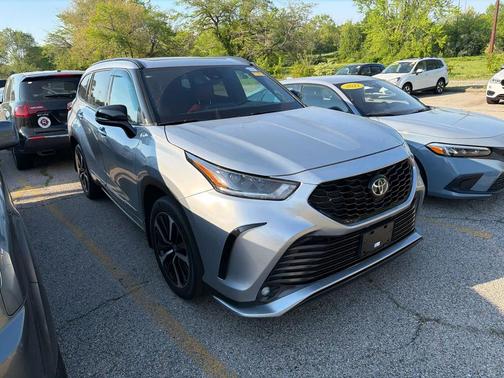 Celestial Silver Metallic 2021 Toyota Highlander XSE