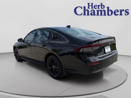 Crystal Black Pearl 2025 Honda Accord SE