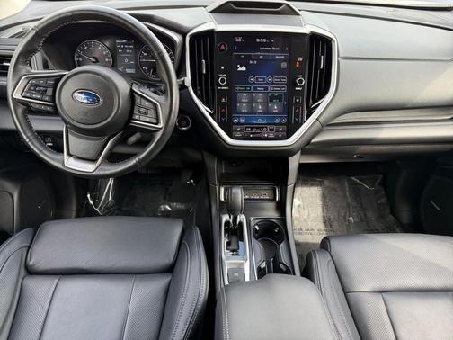 Crystal White Pearl 2023 Subaru Ascent Limited 7-Passenger