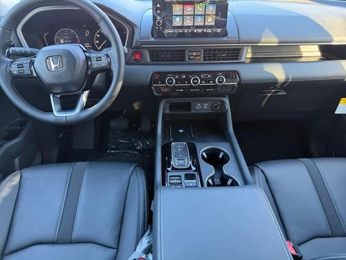 2025 Honda Pilot Touring 8-Passenger