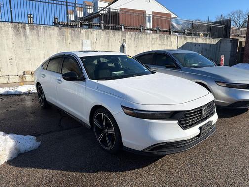 Platinum White Pearl 2024 Honda Accord Hybrid Sport