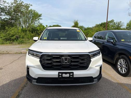 Platinum White Pearl 2024 Honda Pilot EX-L