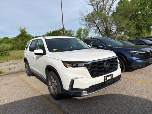 Platinum White Pearl 2024 Honda Pilot EX-L