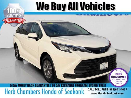 2023 Toyota Sienna LE