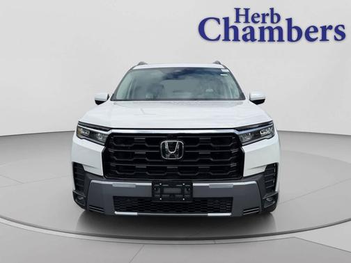 Platinum White Pearl 2026 Honda Pilot Touring 8-Passenger