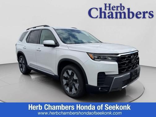 Platinum White Pearl 2026 Honda Pilot Touring 8-Passenger