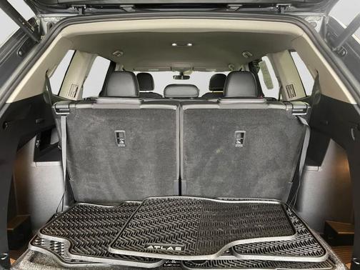 2023 Volkswagen Atlas 3.6L SE w/Technology