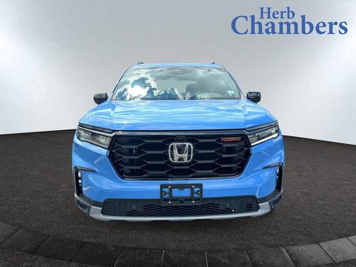 Diffused Sky Pearl 2025 Honda Pilot TrailSport