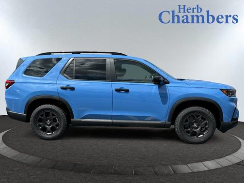 Diffused Sky Pearl 2025 Honda Pilot TrailSport
