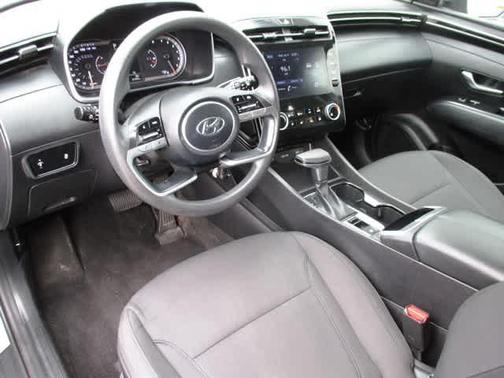 2022 Hyundai TUCSON SE