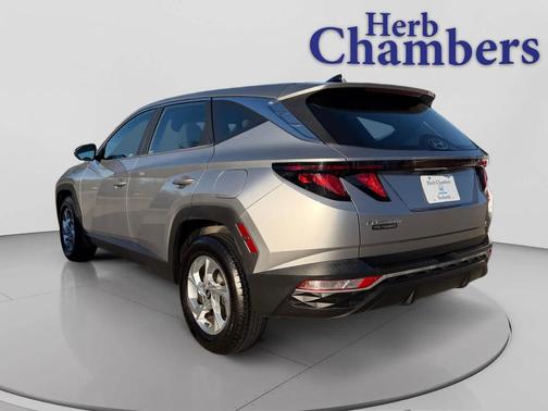 2022 Hyundai TUCSON SE