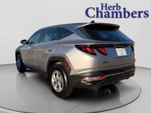 2022 Hyundai TUCSON SE