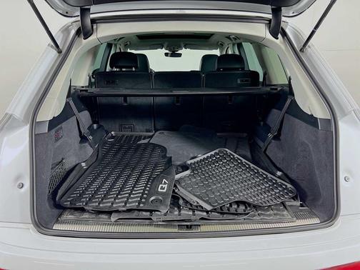 2023 Audi Q7 55 Premium