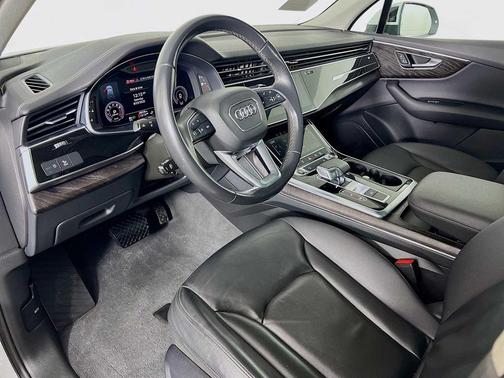 2023 Audi Q7 55 Premium
