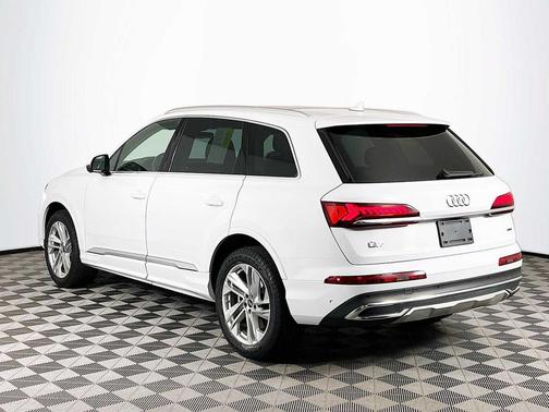 2023 Audi Q7 55 Premium